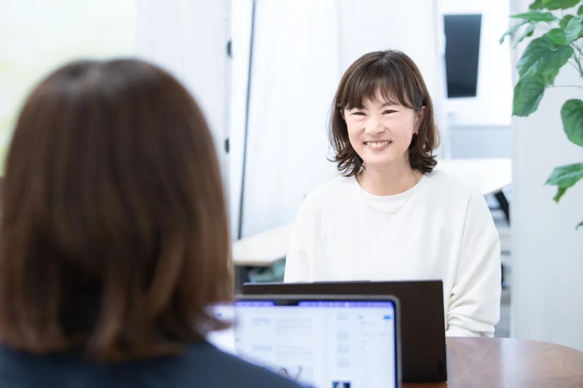 業務に取り組む社員2