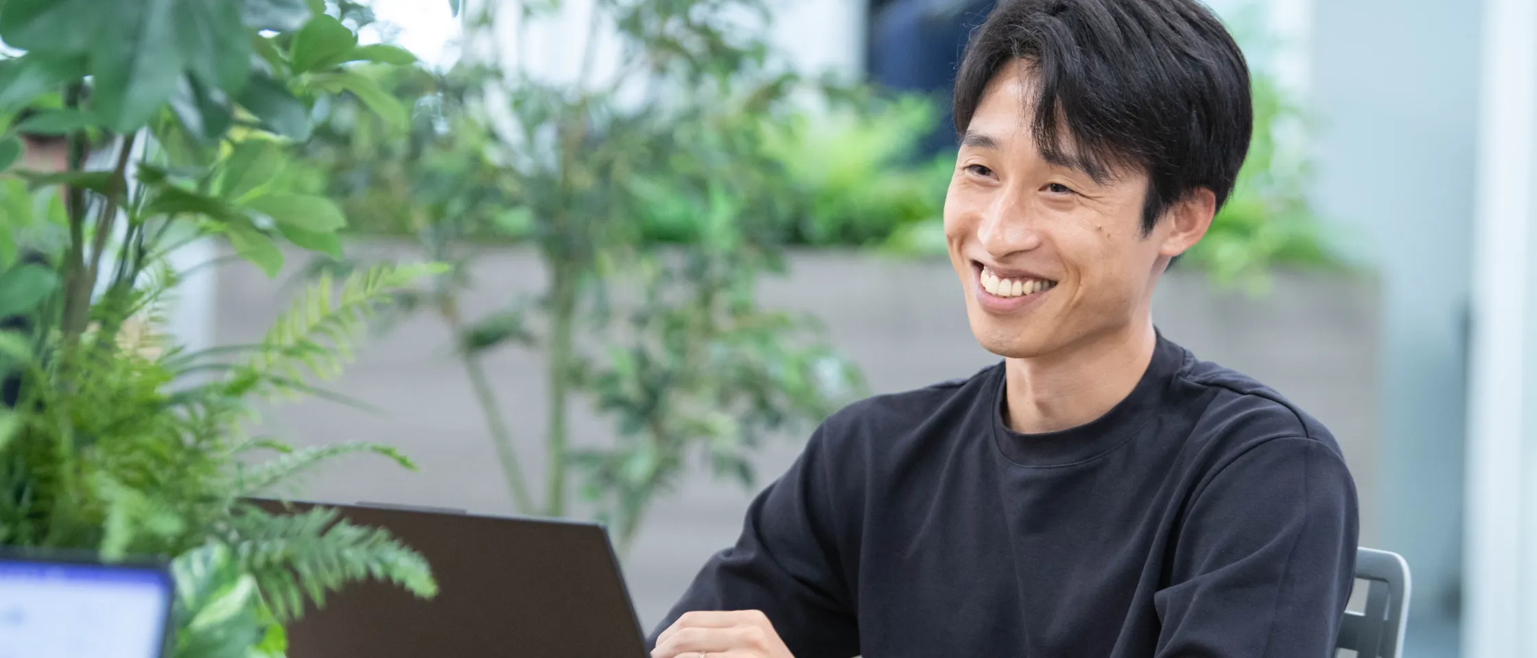 業務に取り組む社員3