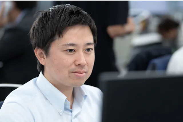 業務に取り組む社員